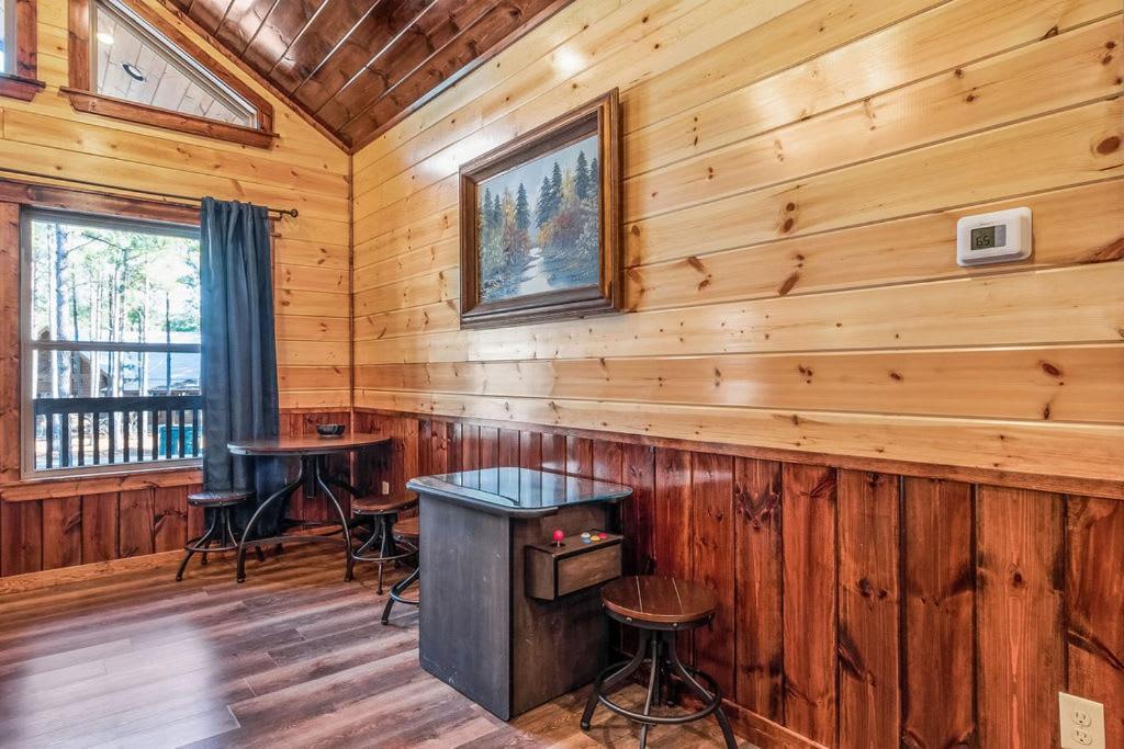 Large Luxury 2Br Cabin W Hot Tub Double Trouble Was Designed For Fun Comfort And Memories Minutes From Buzzling Hochatown And Beautiful Beaver Bend State Park Broken Bow Exteriér fotografie