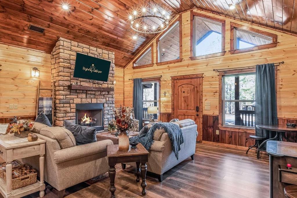 Large Luxury 2Br Cabin W Hot Tub Double Trouble Was Designed For Fun Comfort And Memories Minutes From Buzzling Hochatown And Beautiful Beaver Bend State Park Broken Bow Exteriér fotografie