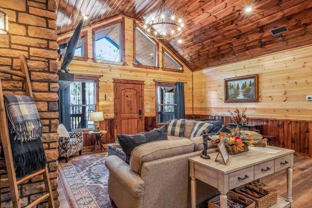 Large Luxury 2Br Cabin W Hot Tub Double Trouble Was Designed For Fun Comfort And Memories Minutes From Buzzling Hochatown And Beautiful Beaver Bend State Park Broken Bow Exteriér fotografie