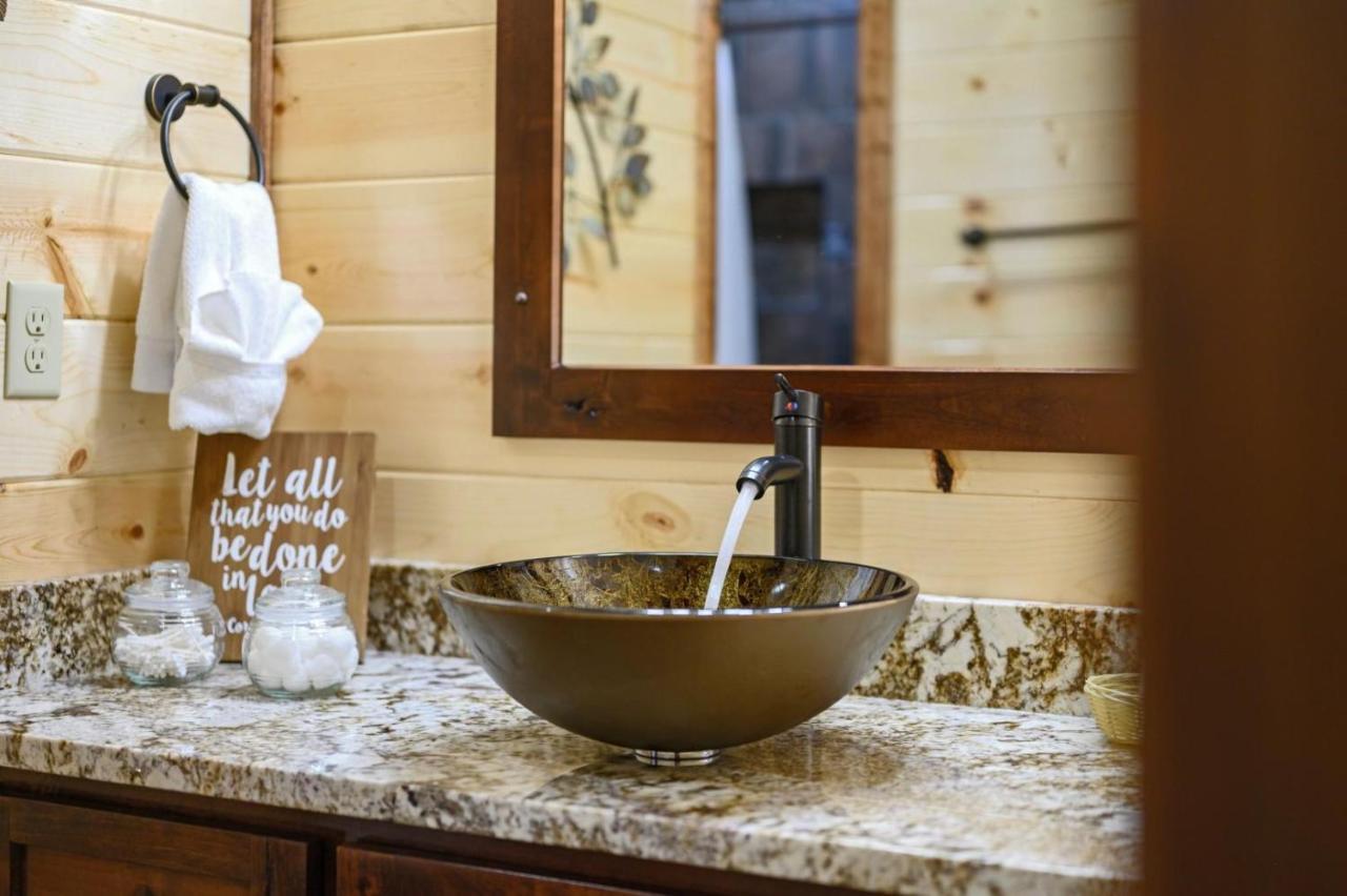 Large Luxury 2Br Cabin W Hot Tub Double Trouble Was Designed For Fun Comfort And Memories Minutes From Buzzling Hochatown And Beautiful Beaver Bend State Park Broken Bow Exteriér fotografie